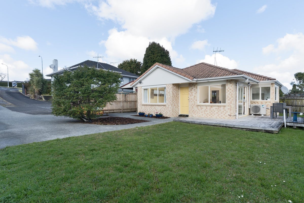 121A Moore Street, Howick, Auckland - Carousel 1