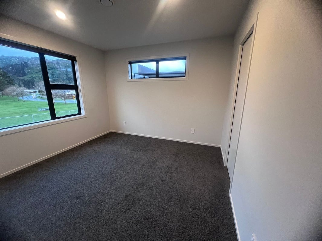 93 Te Ara o Papatahi, Wainuiomata, Lower Hutt - Carousel 11