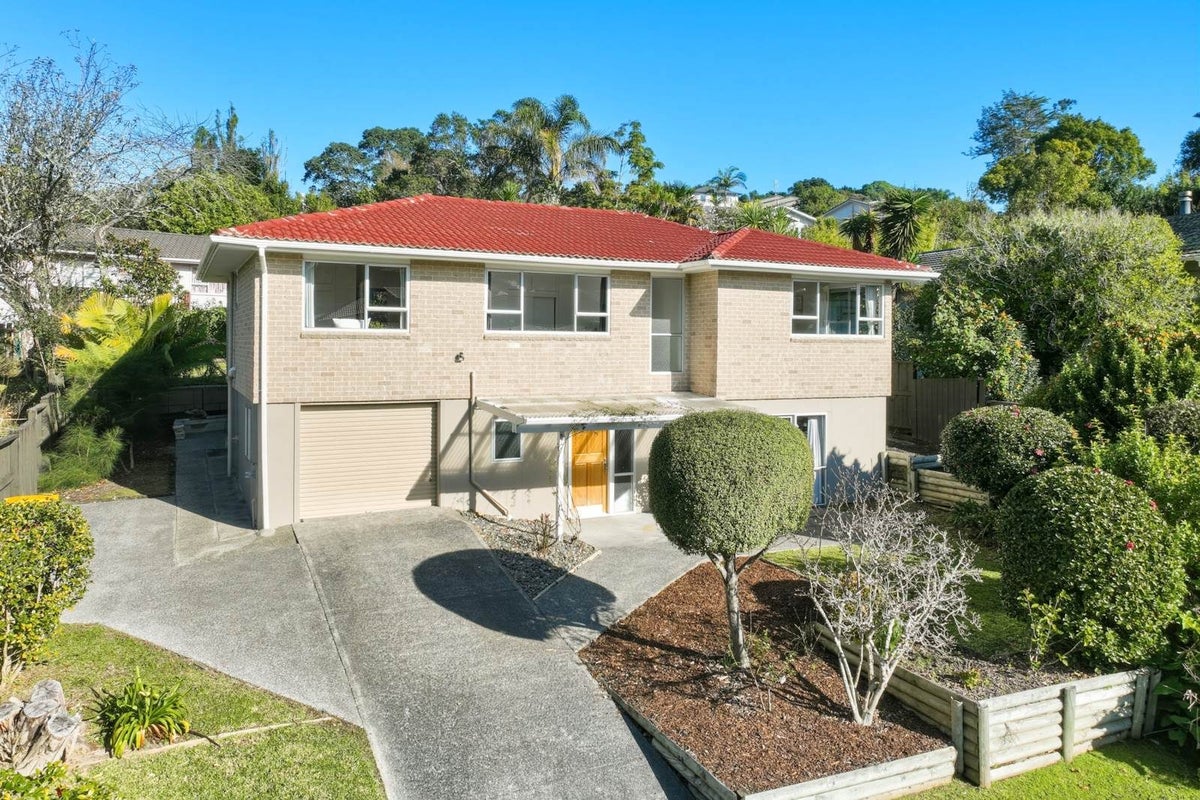 52 Salamanca Road, Sunnynook, Auckland - Carousel 1