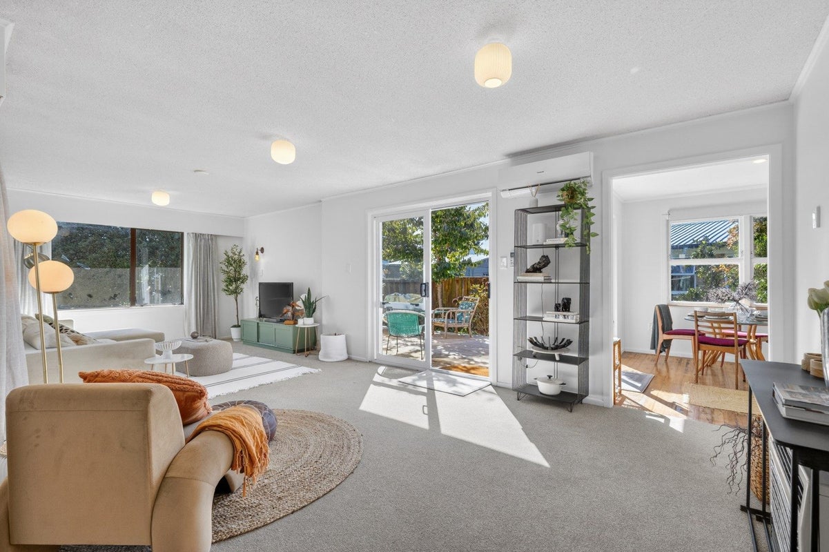 102 Mount View Road, Melville, Hamilton - Carousel 1