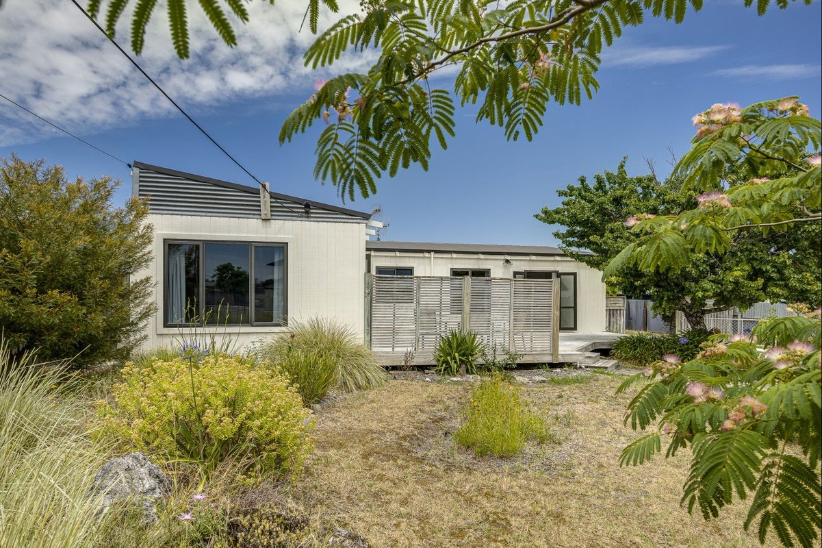 6 Ladywood Road, Bay View, Napier - Carousel 1