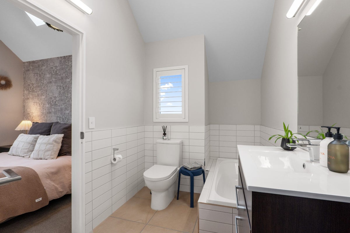 87B Aikmans Road, Merivale, Christchurch City, Canterbury - Carousel 2
