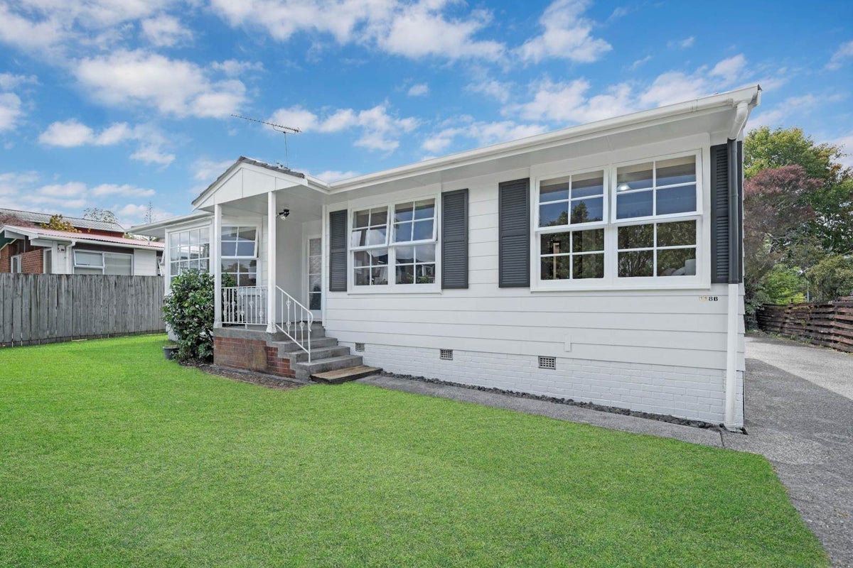 1/118 Sycamore Drive, Sunnynook, Auckland - Carousel 1