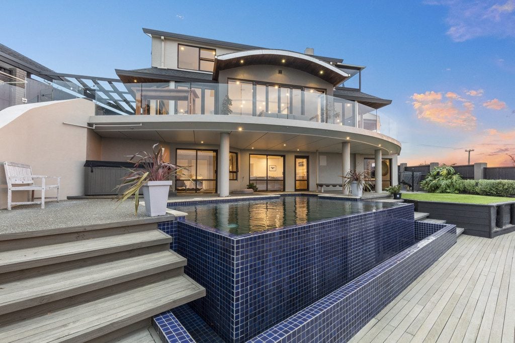 2/285 Bleakhouse Road, Mellons Bay, Auckland - Carousel 2