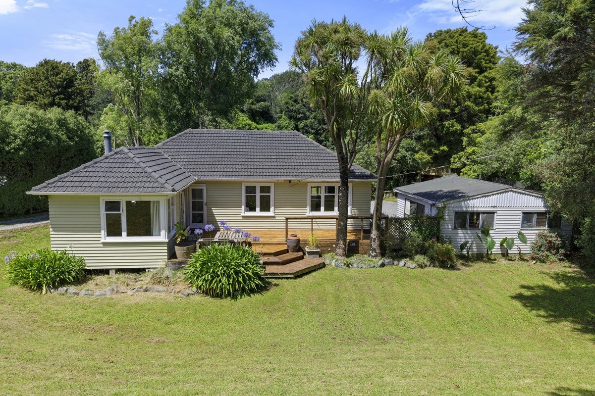 31 Stanley Street, Wainuiomata, Lower Hutt - Carousel 2
