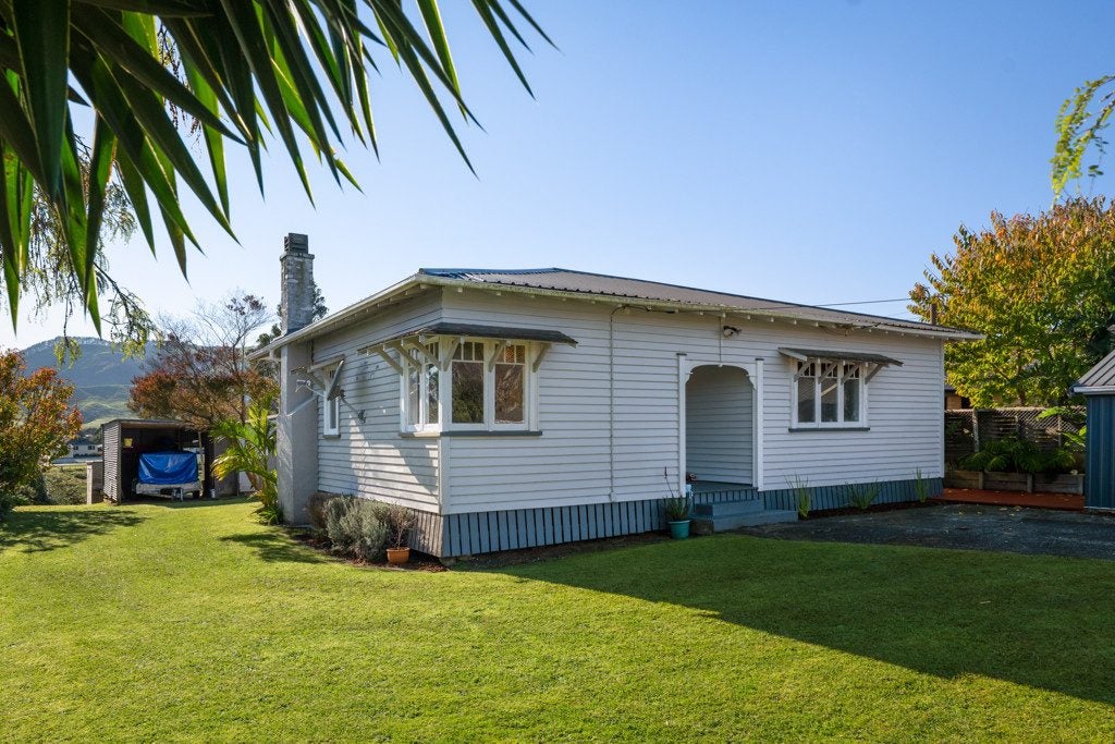 10 Bennett Street, Paeroa, Paeroa - Carousel 1