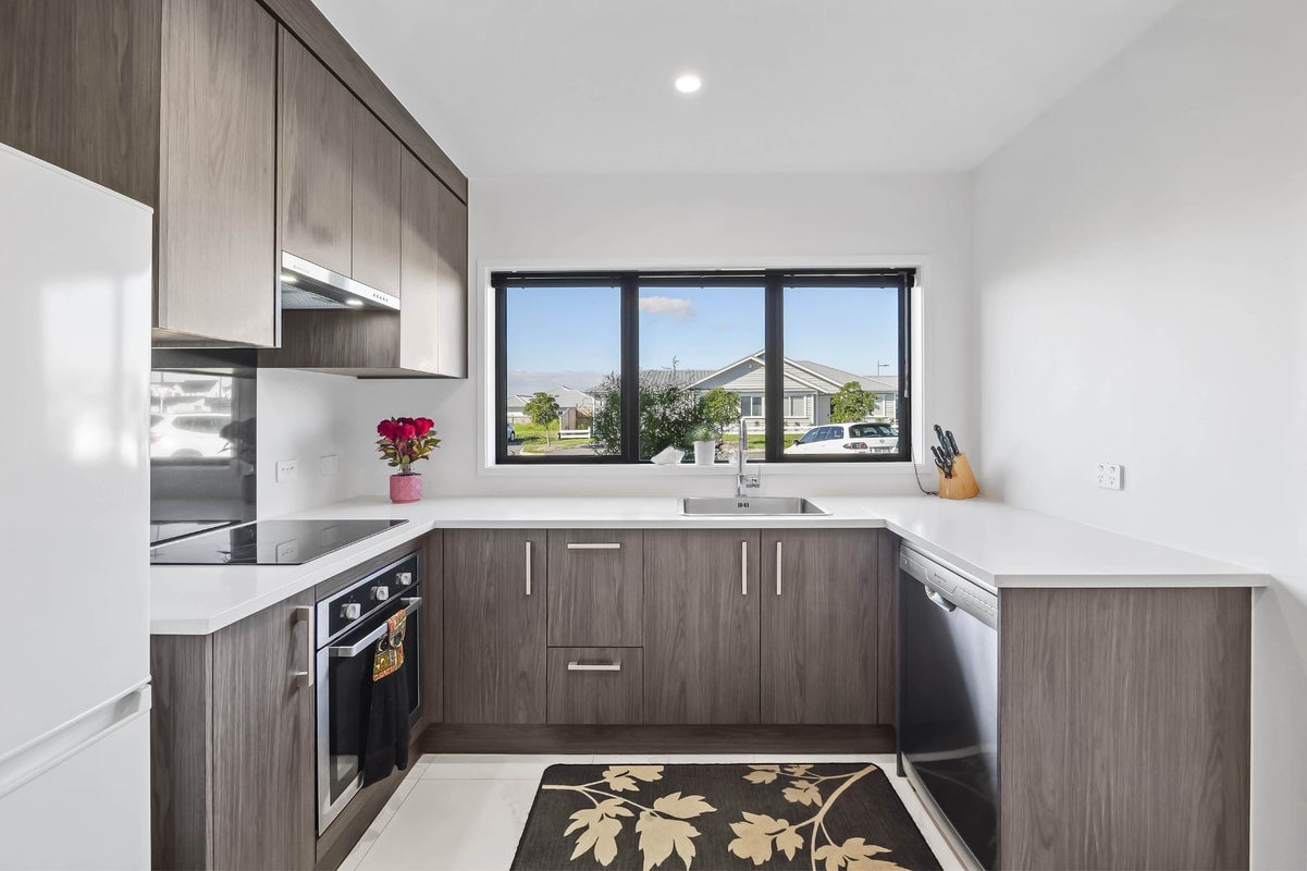 4 Koiora Road, Clarks Beach, Clarks Beach - Carousel 2