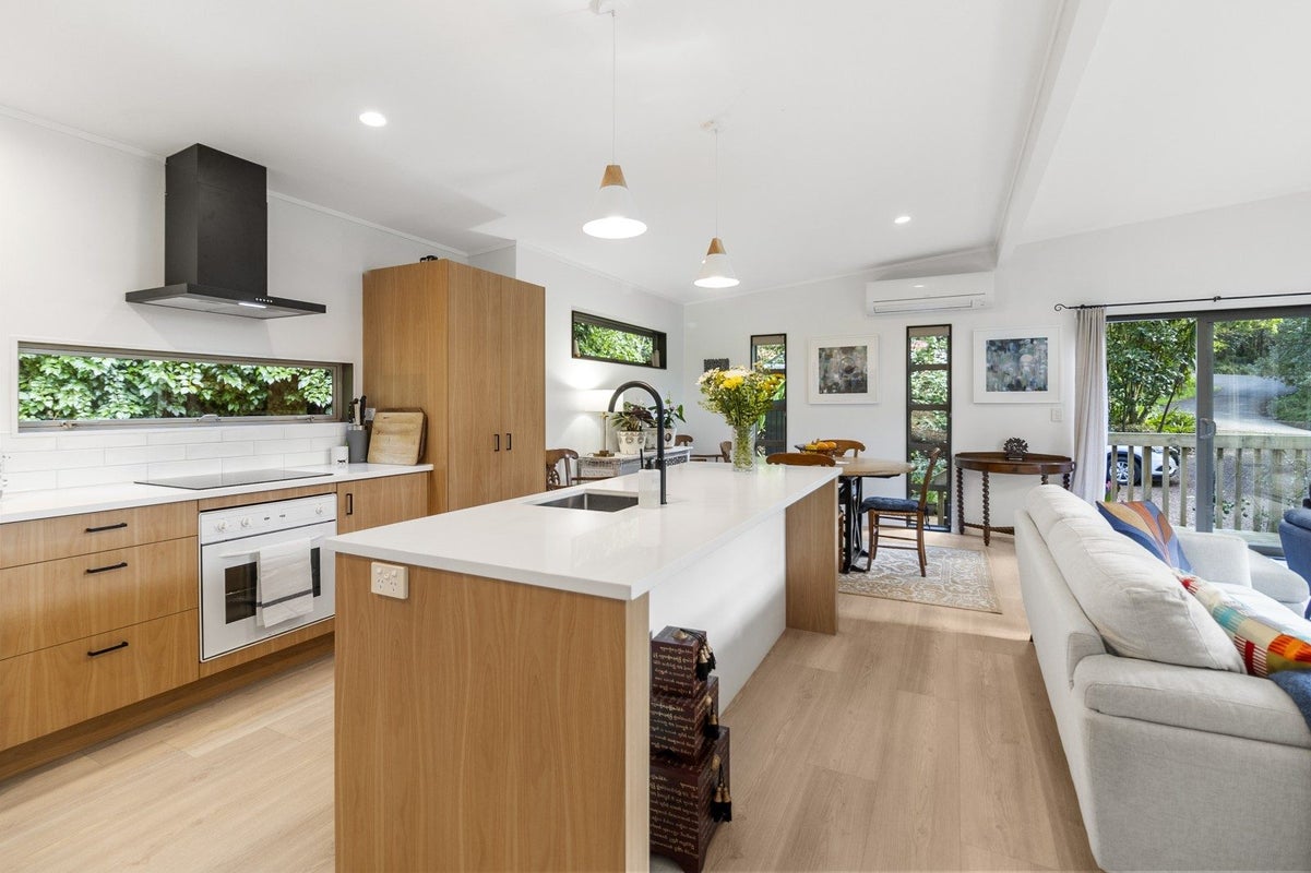 101 Glen Brook Road, Omiha, Waiheke Island - Carousel 2