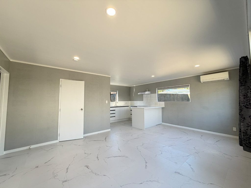 19A Edwards Avenue, Henderson, Auckland - Carousel 2