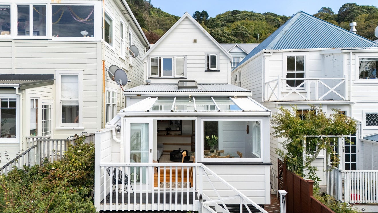 33 Grant Road, Thorndon, Wellington - Carousel 2