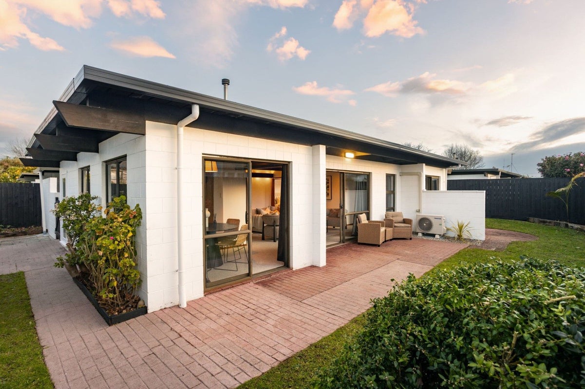 124C Galloway Street, Hamilton East, Hamilton - Carousel 1