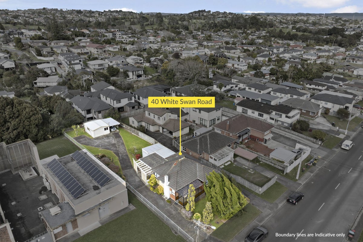40 White Swan Road, Mount Roskill, Auckland - Carousel 1