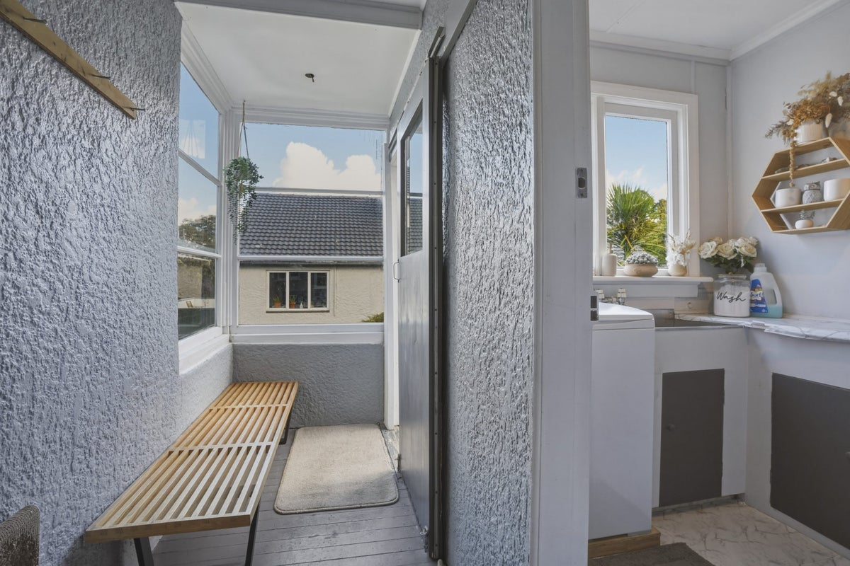 16 Abbotsford Road, Green Island, Dunedin - Carousel 18