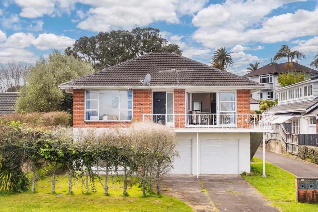 2A Douglas Avenue, Mount Albert, Auckland - Carousel 1