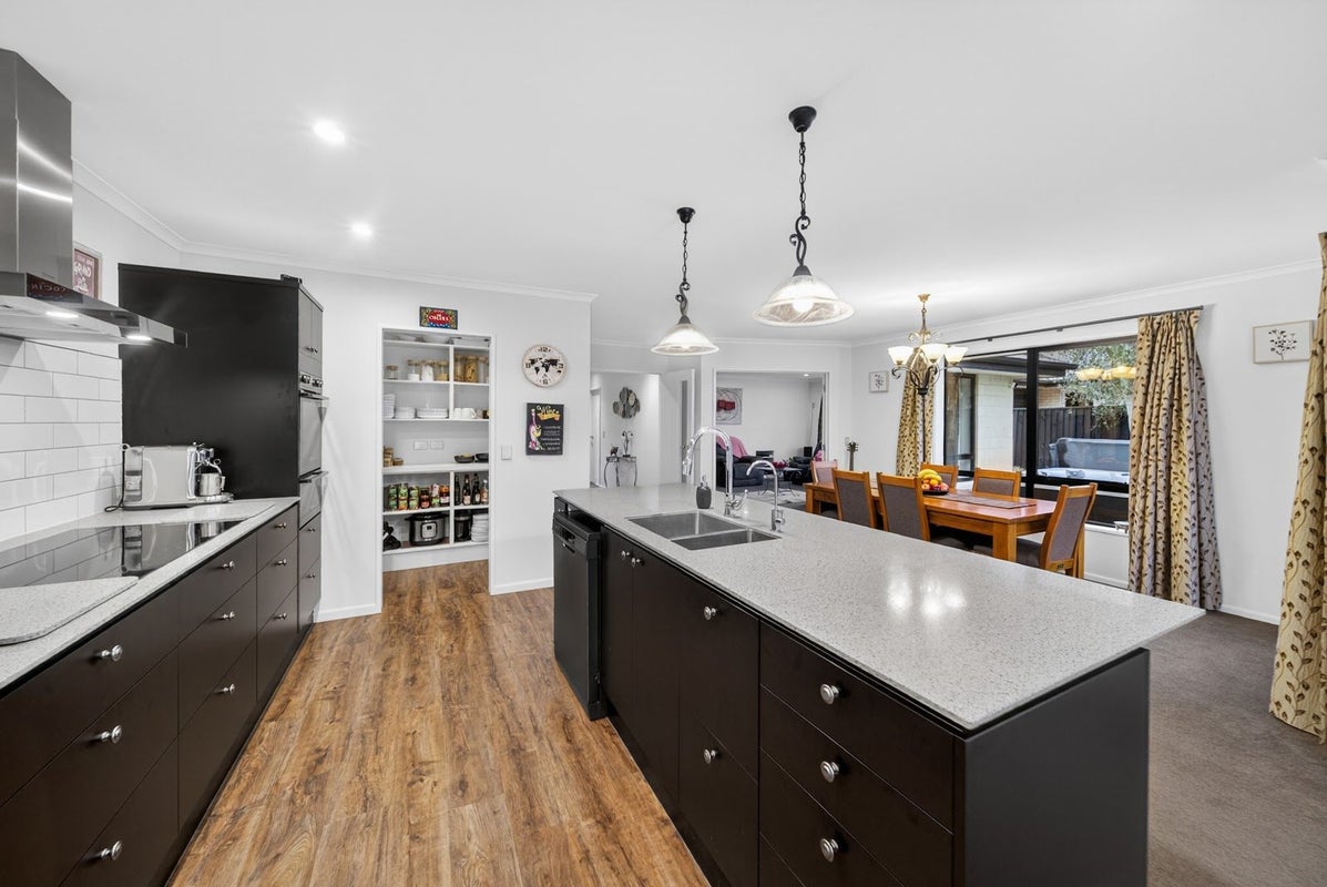21 Bernice Crescent, Yaldhurst, Christchurch - Carousel 2