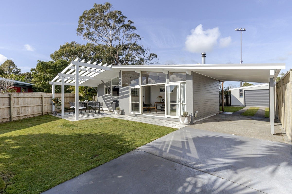 25 Waiwera Place, Merrilands, New Plymouth - Carousel 1