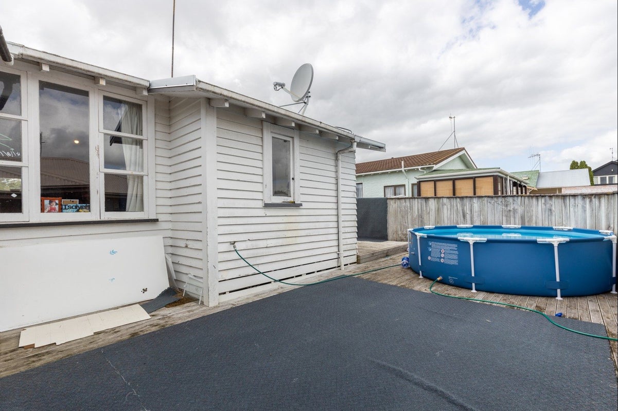 64 Lyndhurst Street, Takaro, Palmerston North - Carousel 14