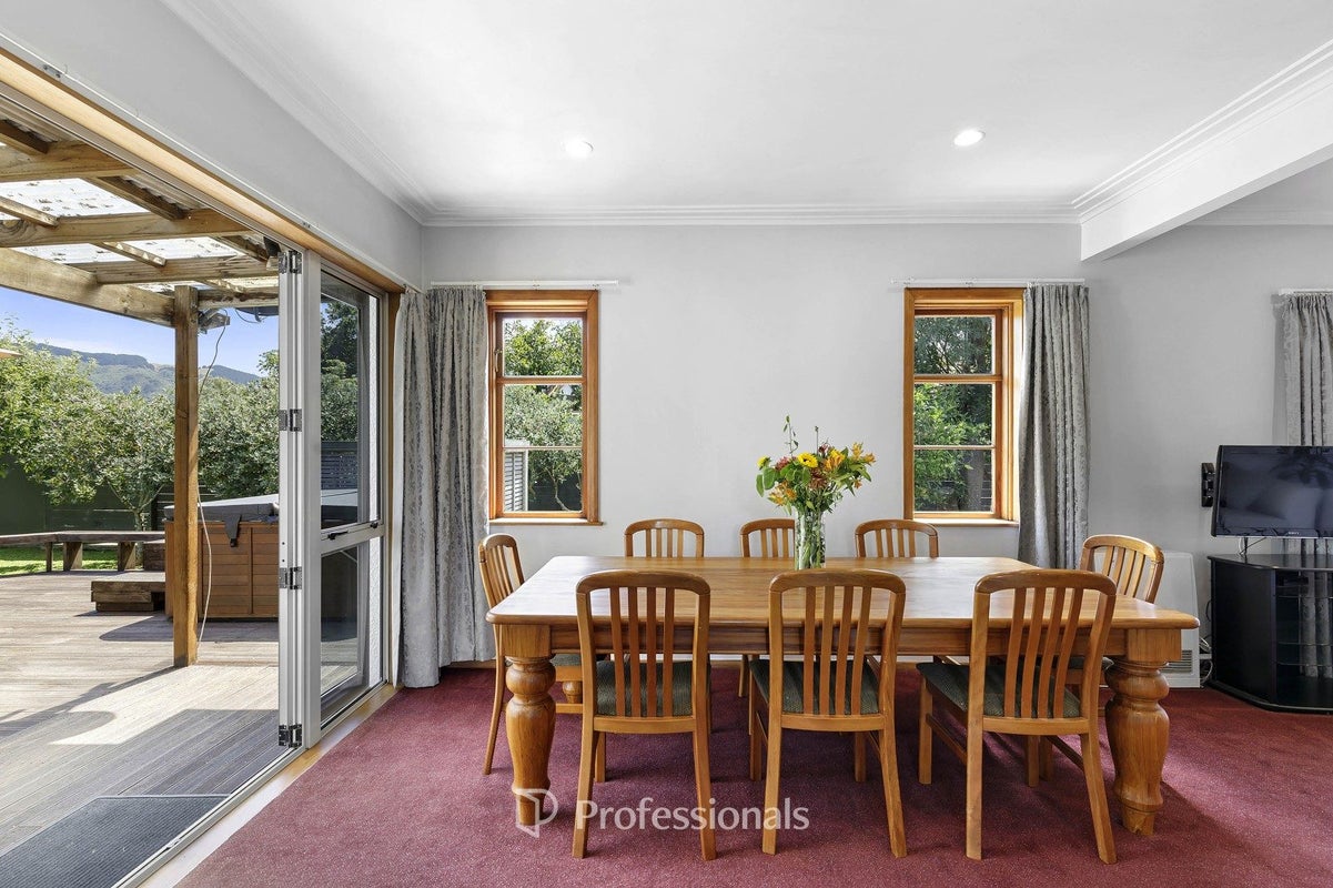 45 Golders Road, Elderslea, Upper Hutt - Carousel 2
