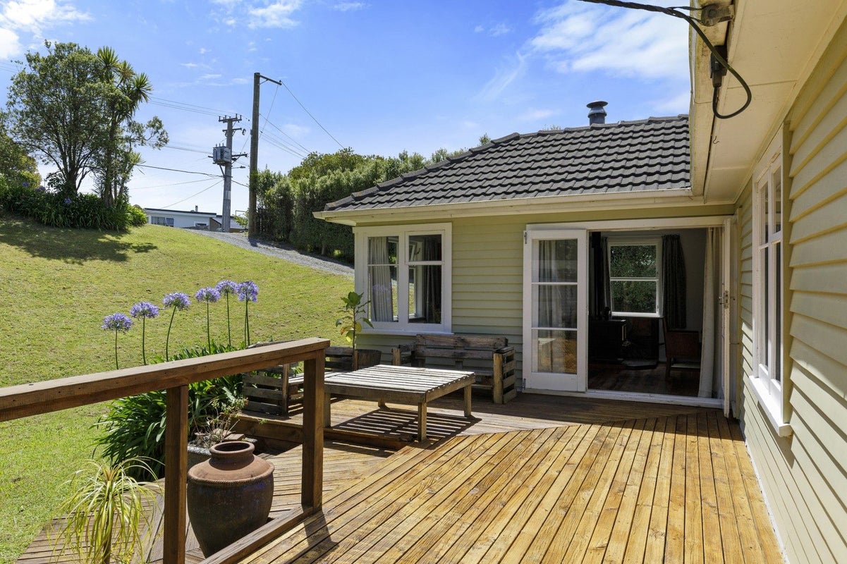 31 Stanley Street, Wainuiomata, Lower Hutt - Carousel 22
