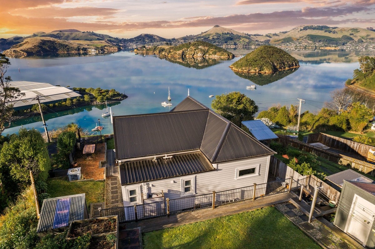 34 Island Terrace, Port Chalmers, Dunedin - Carousel 1