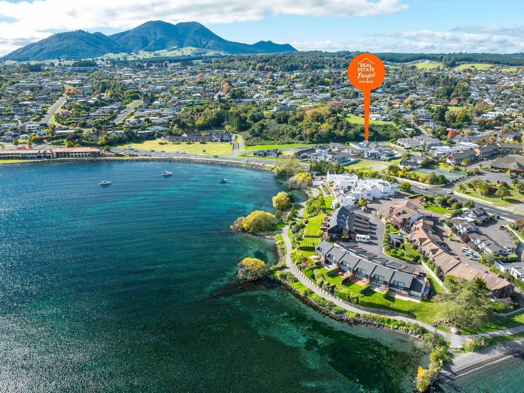 1/1 The Moorings, Two Mile Bay, Taupo - Carousel 2