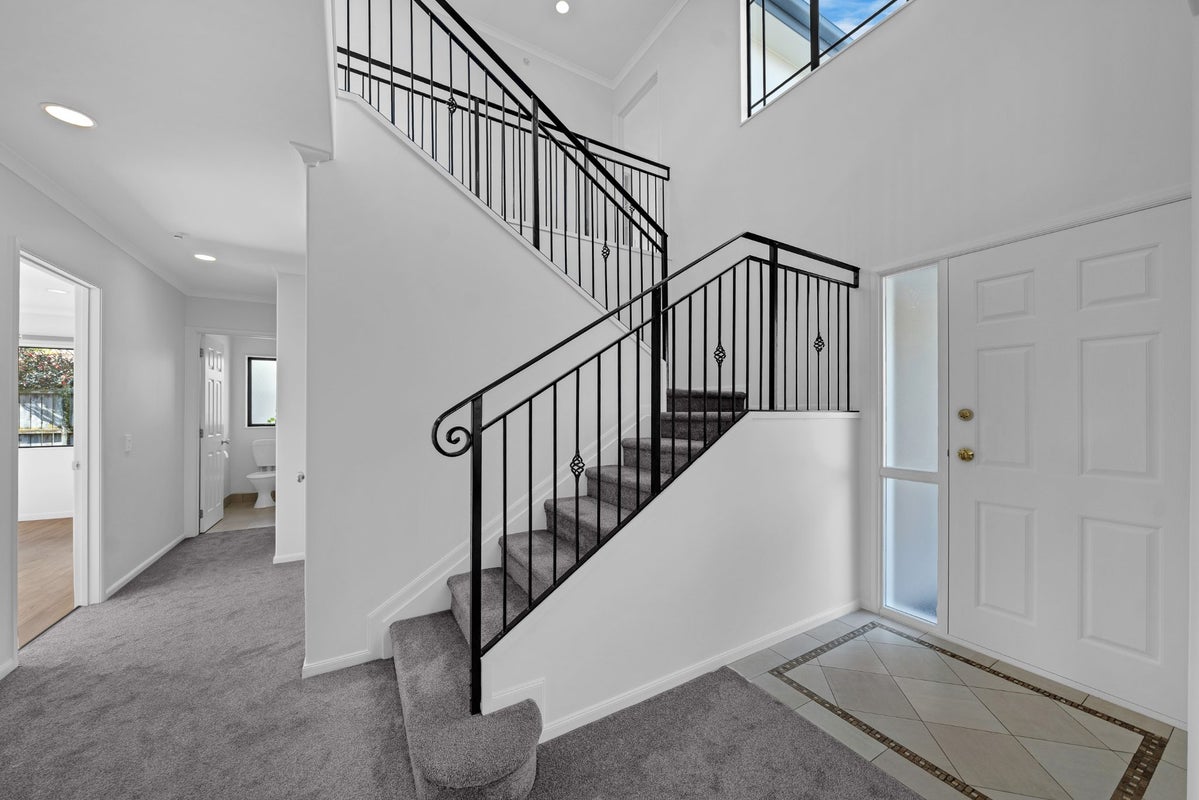 26 Thornbury Crescent, East Tamaki Heights, Auckland - Carousel 2