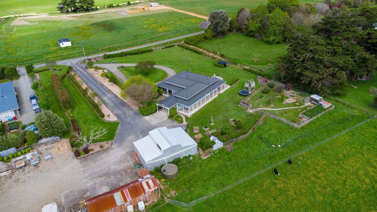 63 Oparatai Road, Mangatainoka, Pahiatua - Carousel 22