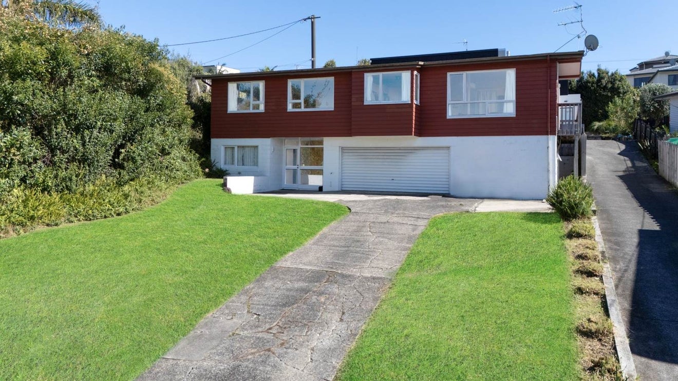 38 Hebron Road, Waiake, Auckland - Carousel 1
