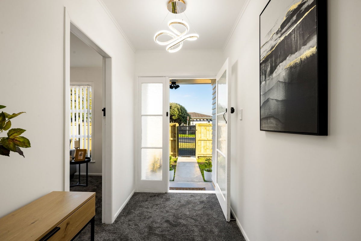 18 Higgins Road, Frankton, Hamilton - Carousel 2