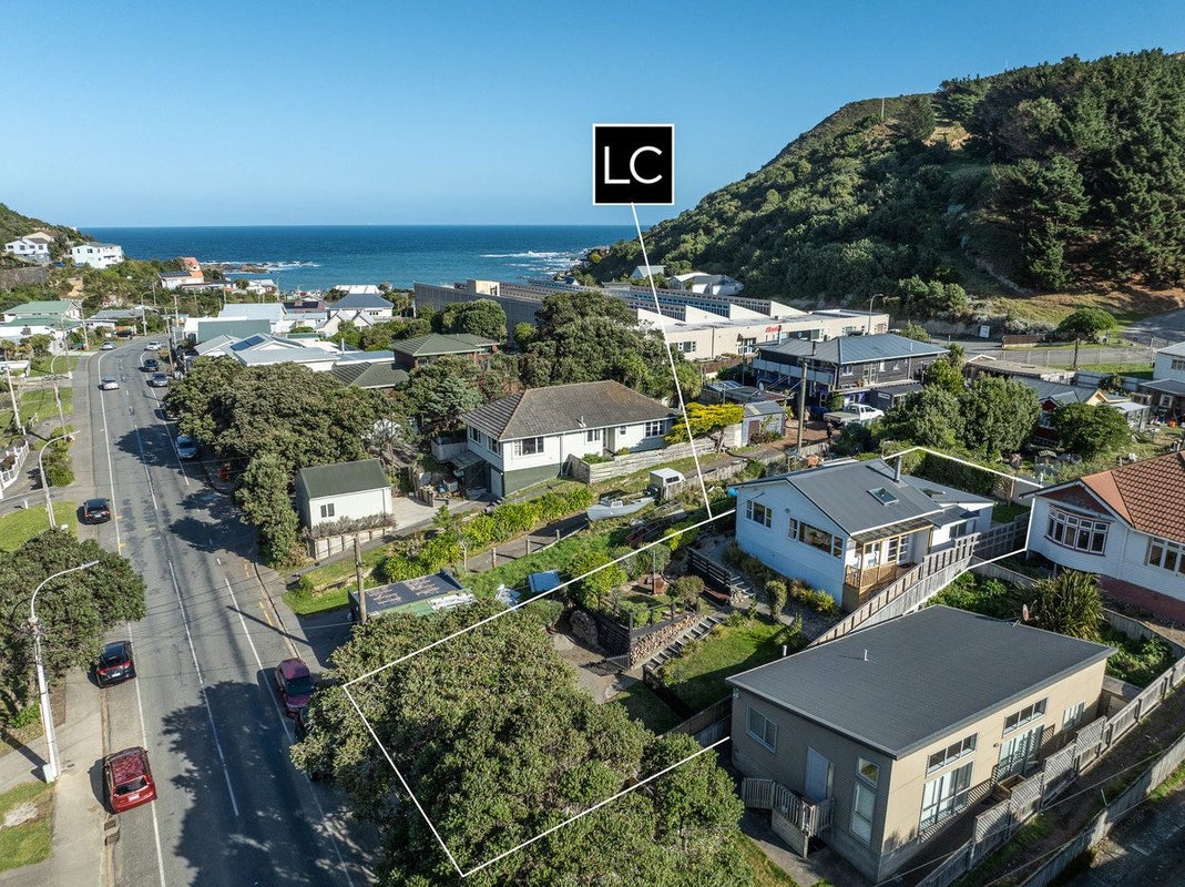 63 Happy Valley Road, Owhiro Bay, Wellington - Carousel 1