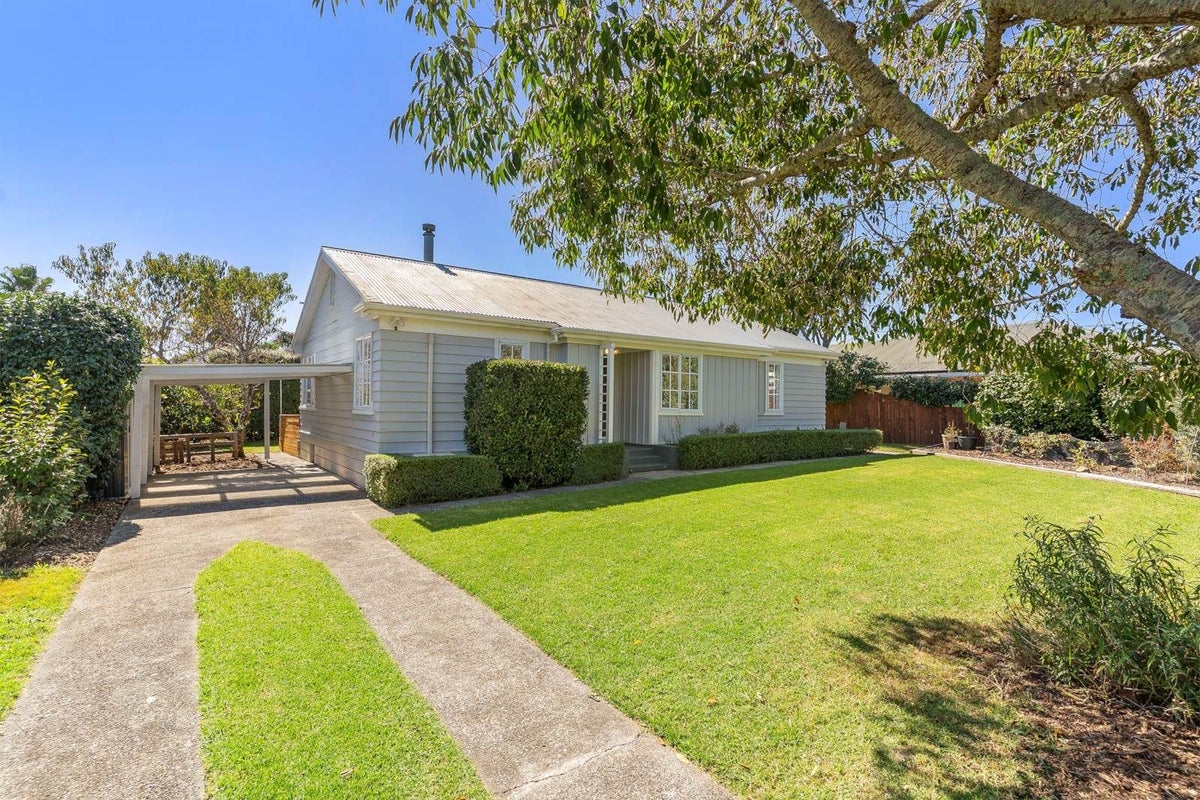 2 Buchanan Road, Papakura - Carousel 1