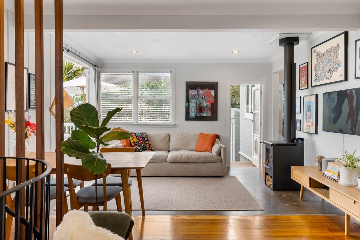 191 Glengarry Road, Glen Eden, Auckland - Carousel 1