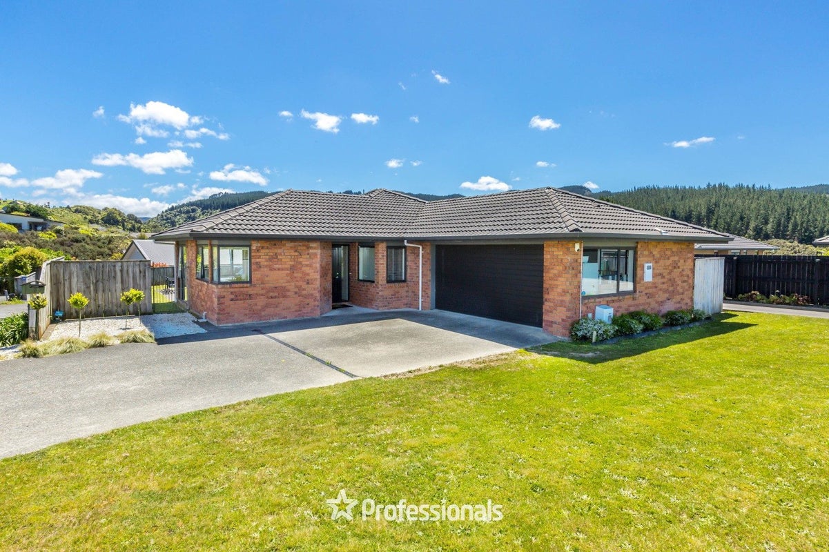 9 Percy Kinsman Crescent, Riverstone Terraces, Upper Hutt - Carousel 2