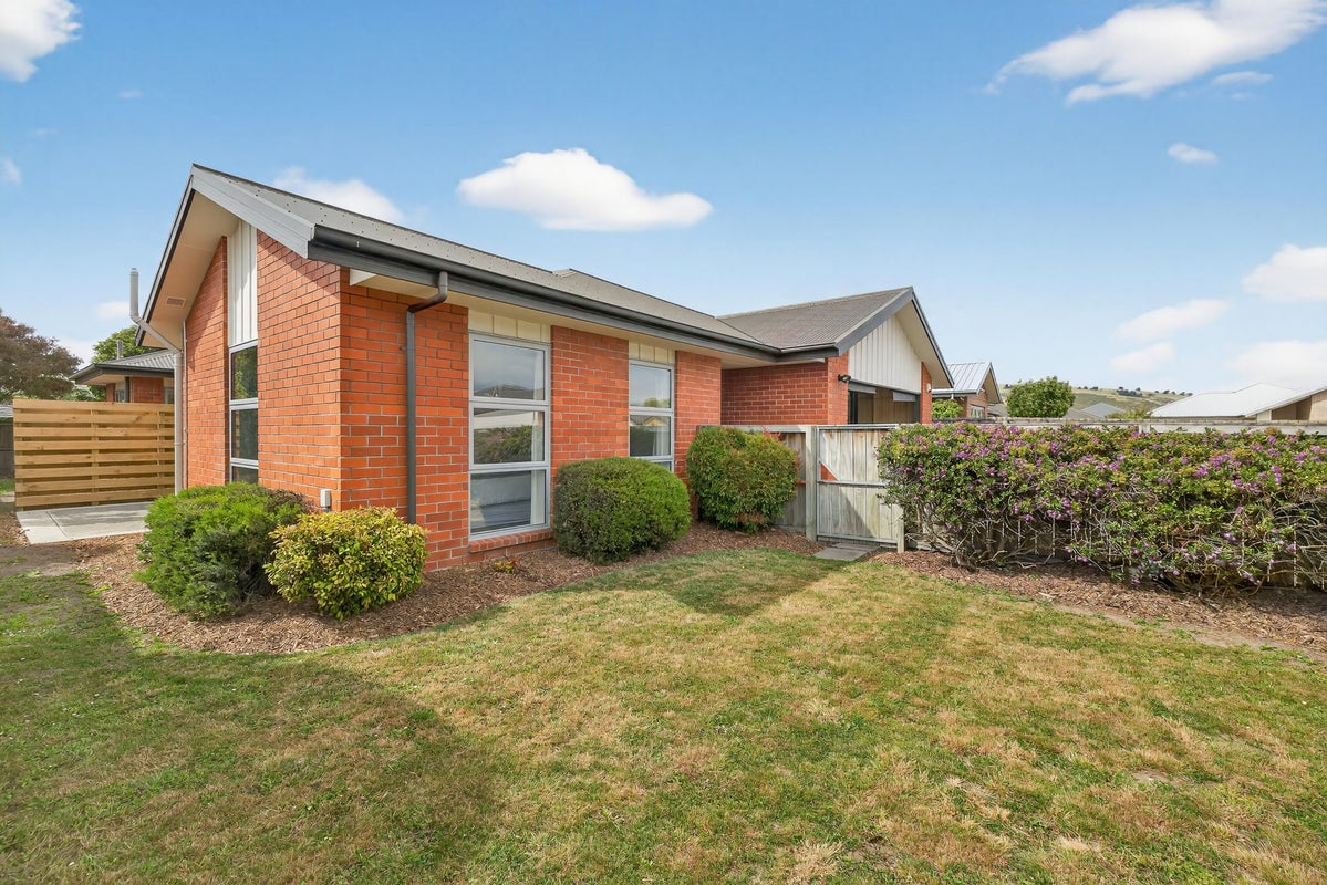 15 St Peters Close, Woolston, Christchurch - Carousel 1