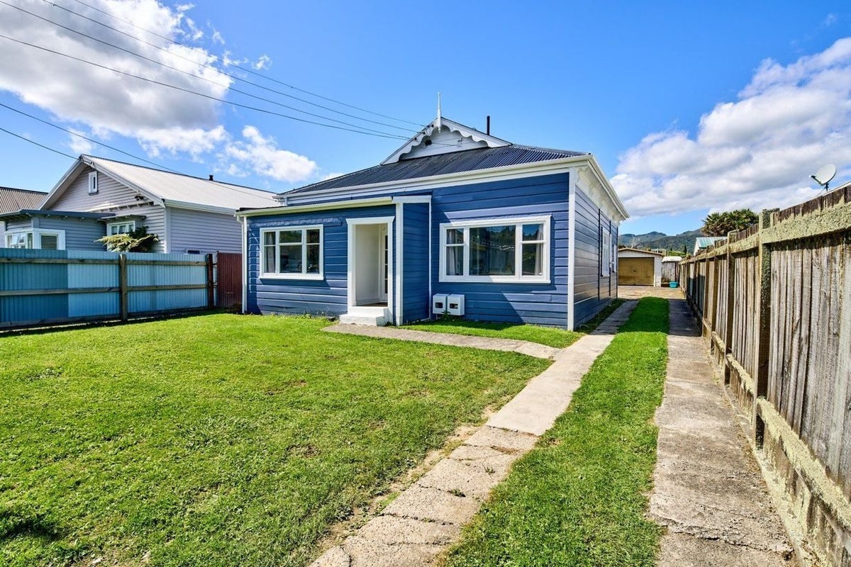 26 Bristol Square, Hutt Central, Lower Hutt - Carousel 1