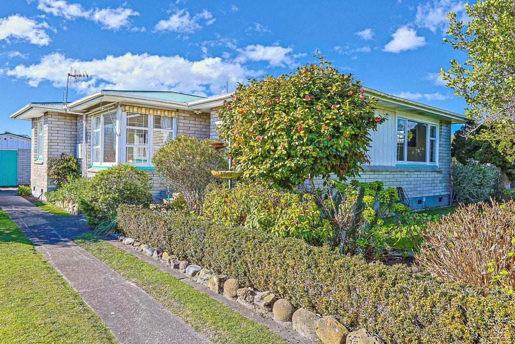 23 Upham Street, Havelock North, Havelock North - Carousel 1