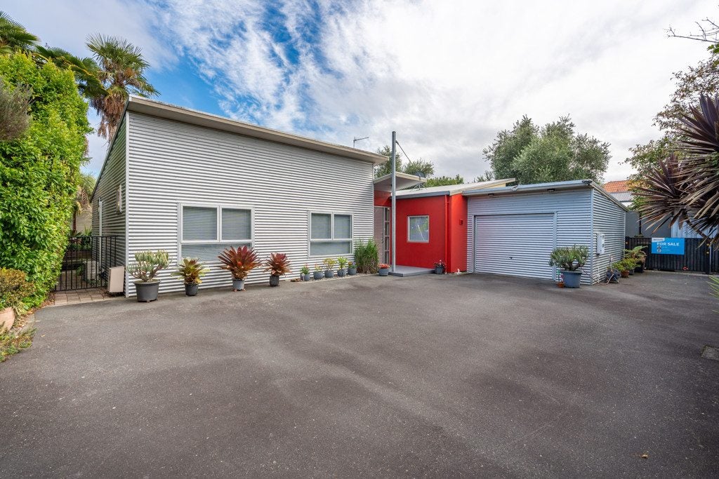 156 Rimu Street, Maeroa, Hamilton - Carousel 1