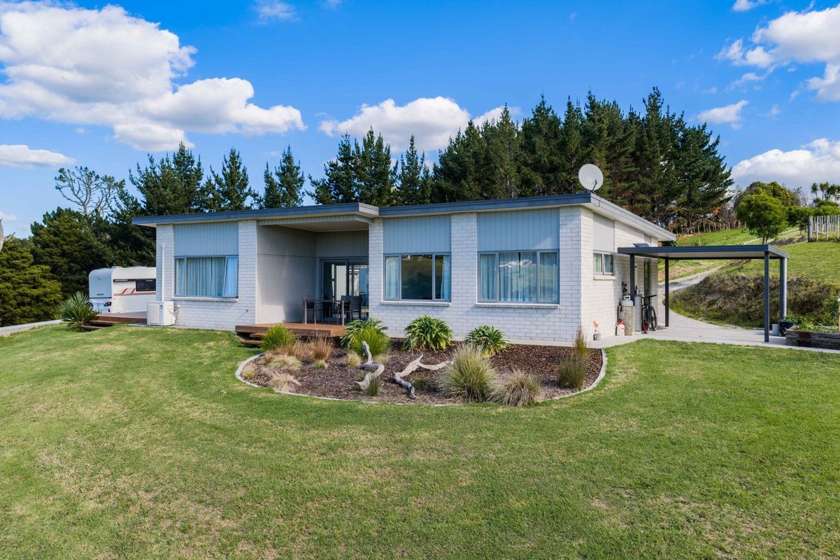 573 Valley Road, Kaiwaka, Kaiwaka - Carousel 1