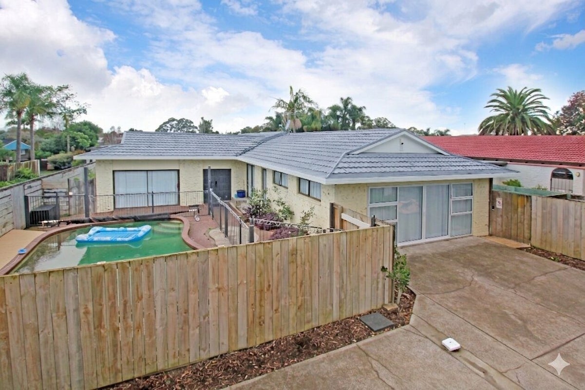 5 Rushgreen Avenue, Pahurehure, Papakura - Carousel 2