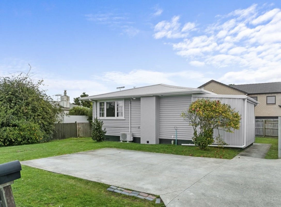3 Fleming Street, Manurewa East, Auckland - Carousel 1