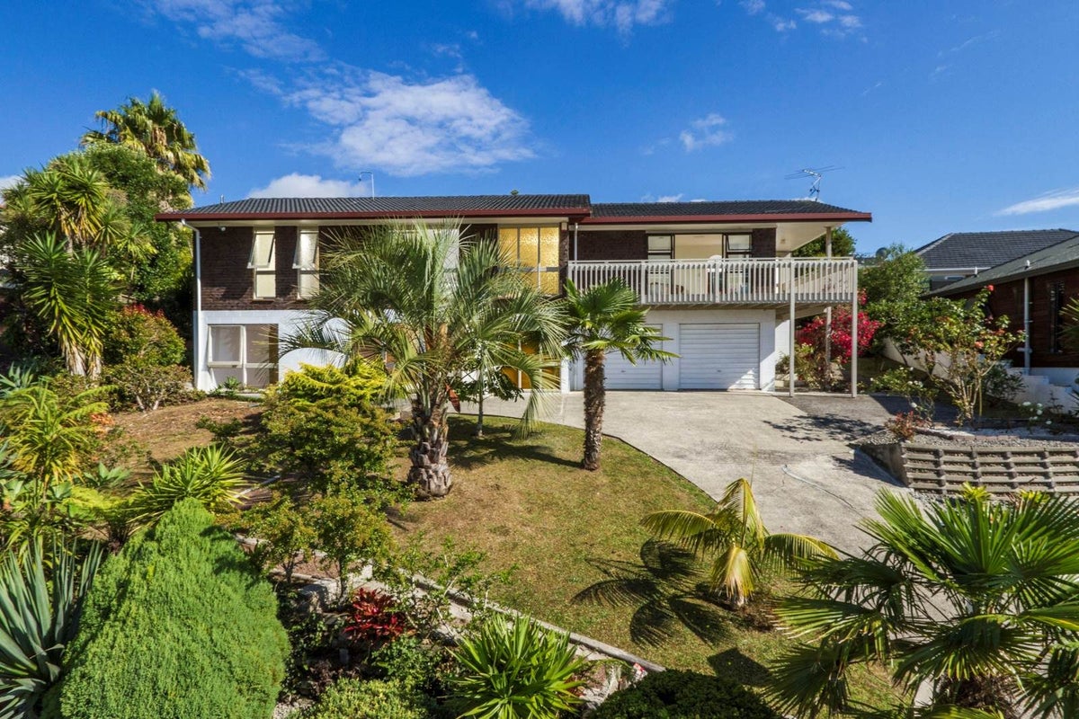 29 Jellicoe Road, Murrays Bay, Auckland - Carousel 23