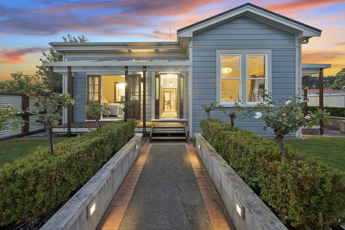 49 Tama Street, Alicetown, Lower Hutt - Carousel 1