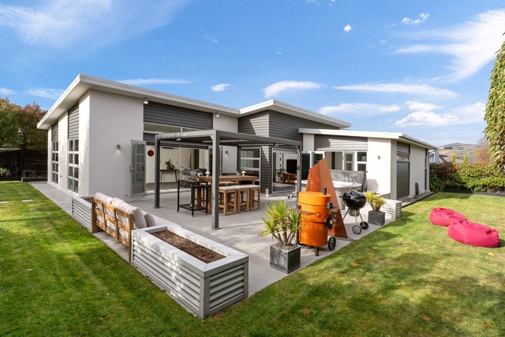 23 James Hight Drive, Halswell, Christchurch - Carousel 1