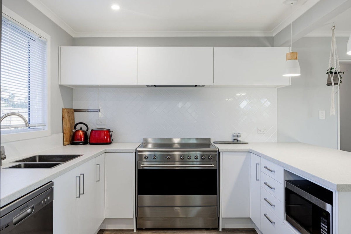 3 Ryan Crescent, Greenmeadows, Napier - Carousel 2