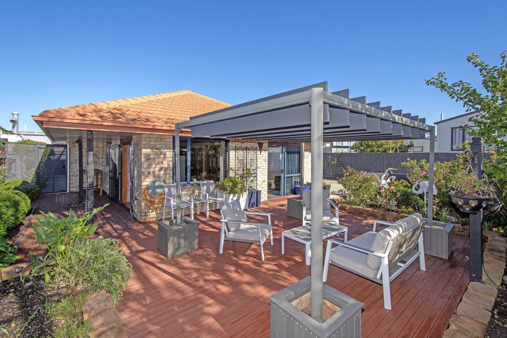 32A Bower Avenue, New Brighton, Christchurch - Carousel 1