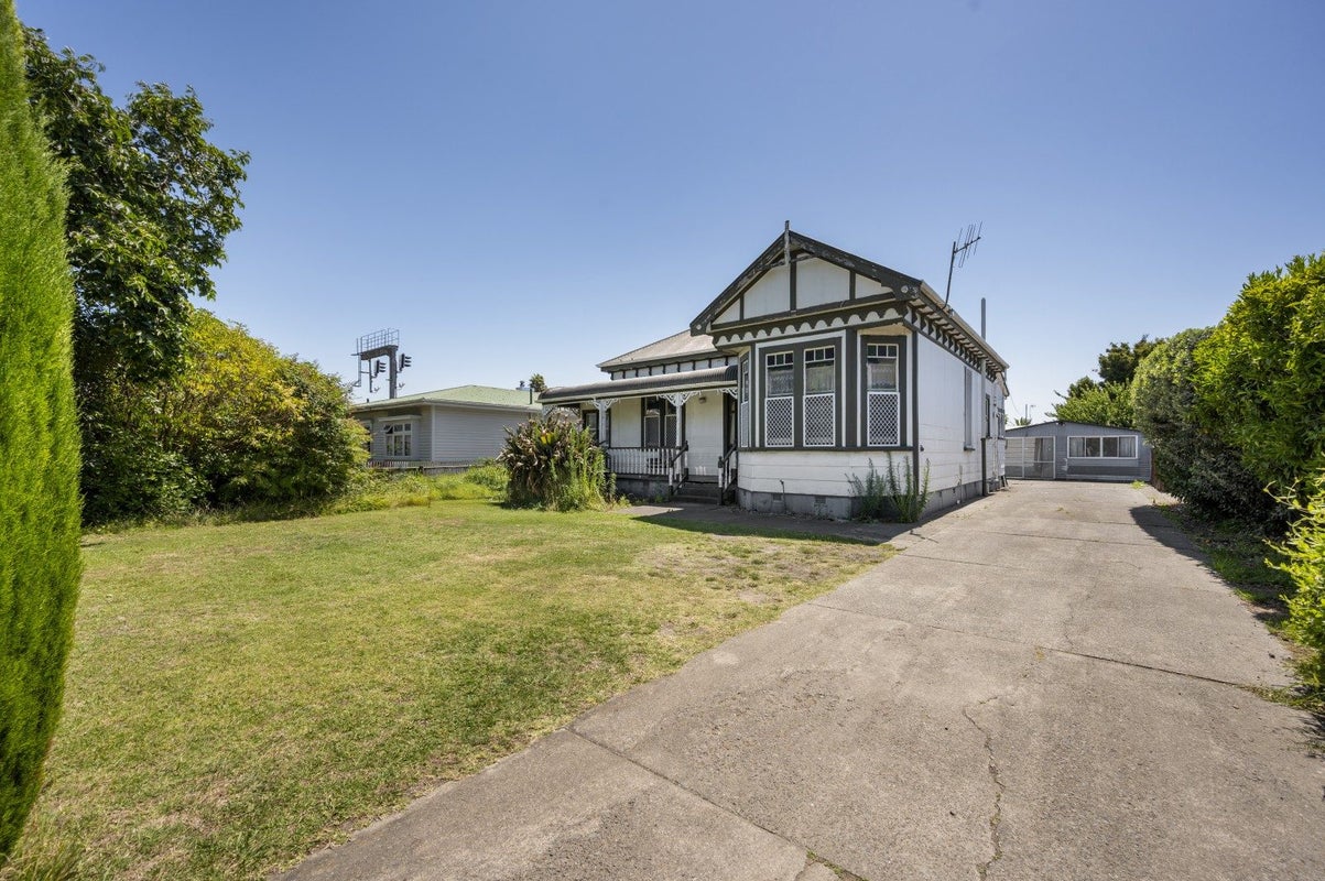 102 Frederick Street East, Mayfair, Hastings - Carousel 2