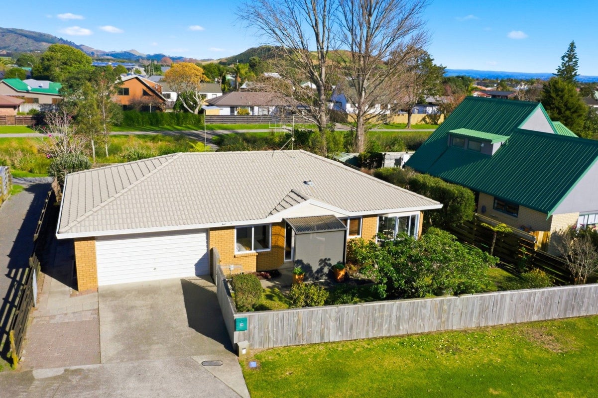 18 Webb Place, Papamoa Beach, Papamoa - Carousel 2