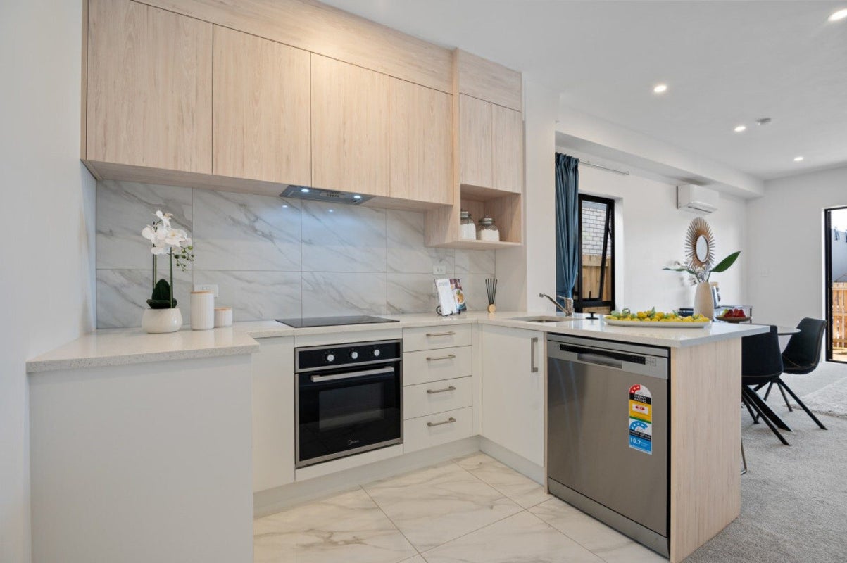 10 Aumarire Lane, Favona, Auckland - Carousel 2