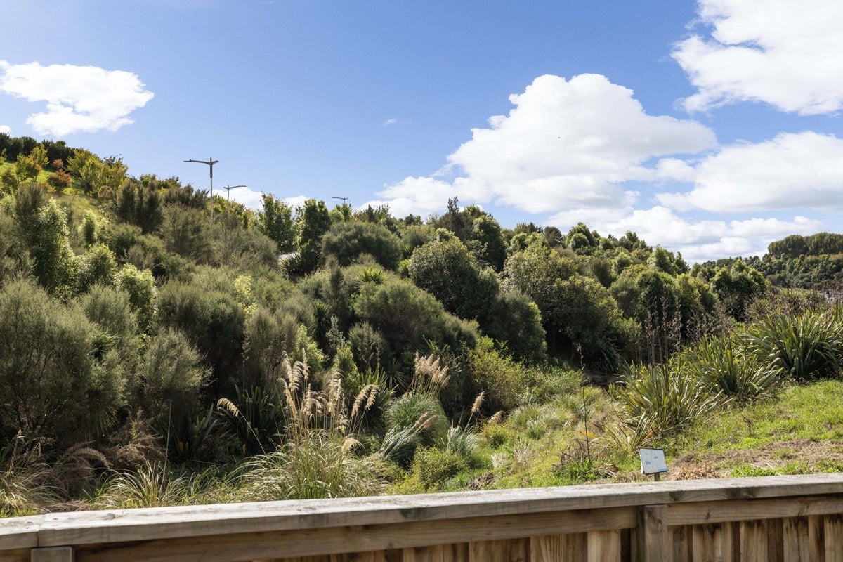 20 Pakanga Grove, Pyes Pa, Tauranga - Carousel 24