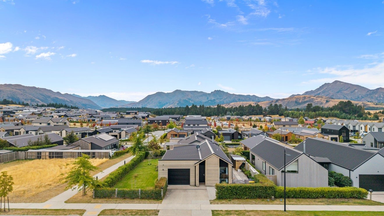 20 Mount Nicholas Avenue, Wanaka - Carousel 1